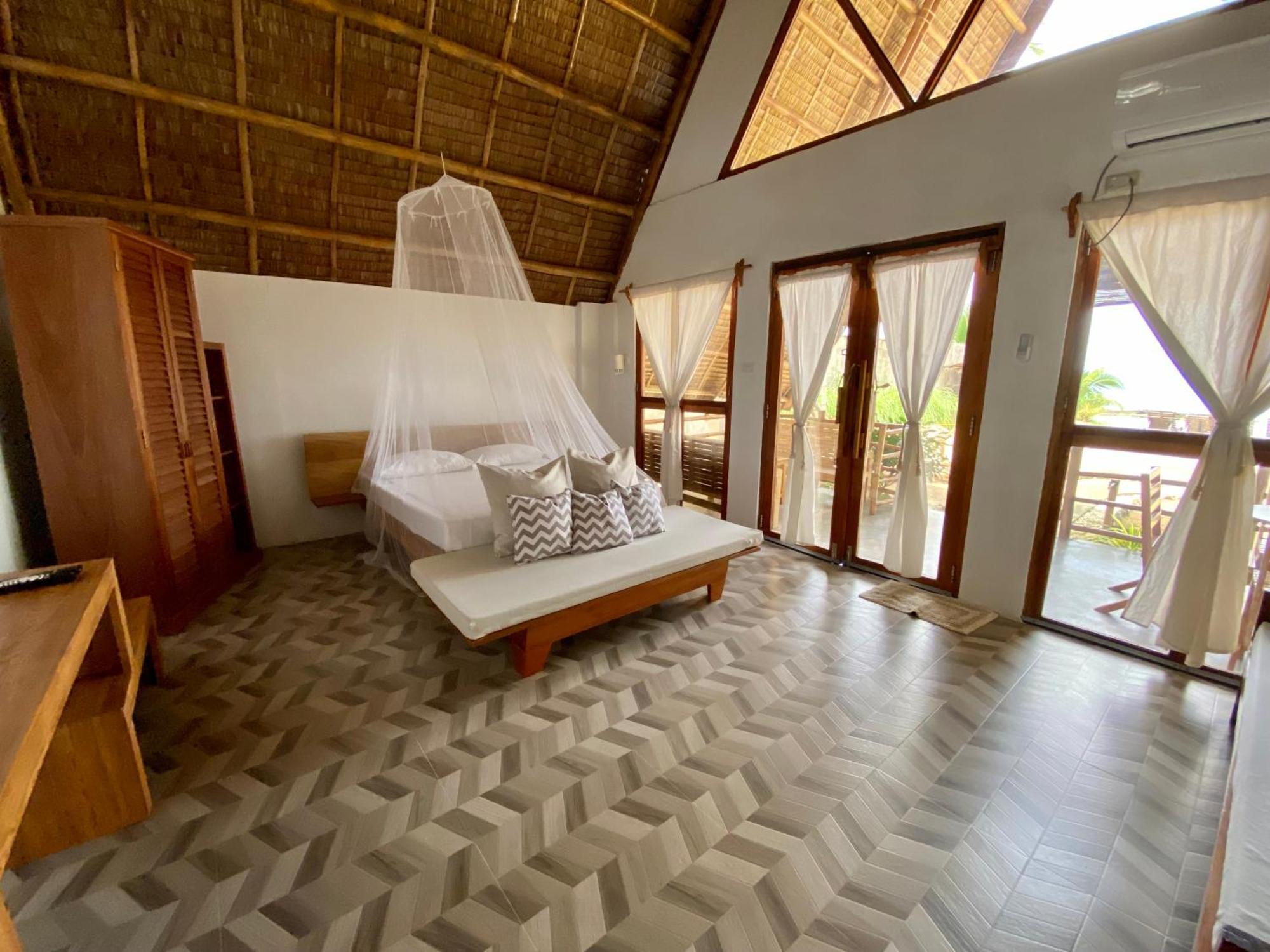 Surya Beach Resort Palawan Aborlan Ngoại thất bức ảnh